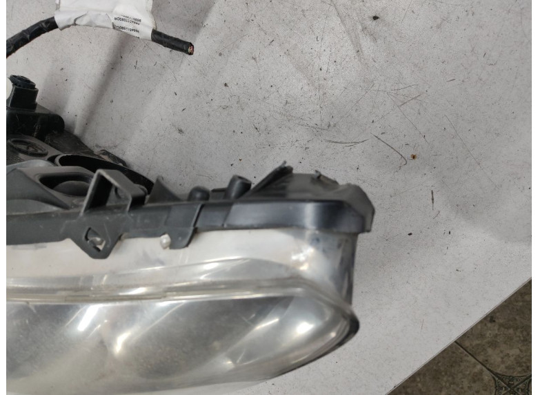 Фара левая к Peugeot 308, 2007г.