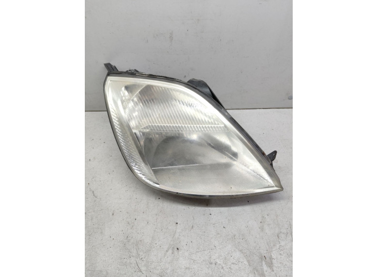 Фара правая к Ford Fiesta, 2004г.