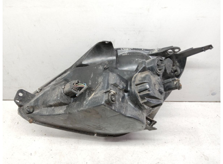 Фара правая к Ford Fiesta, 2004г.