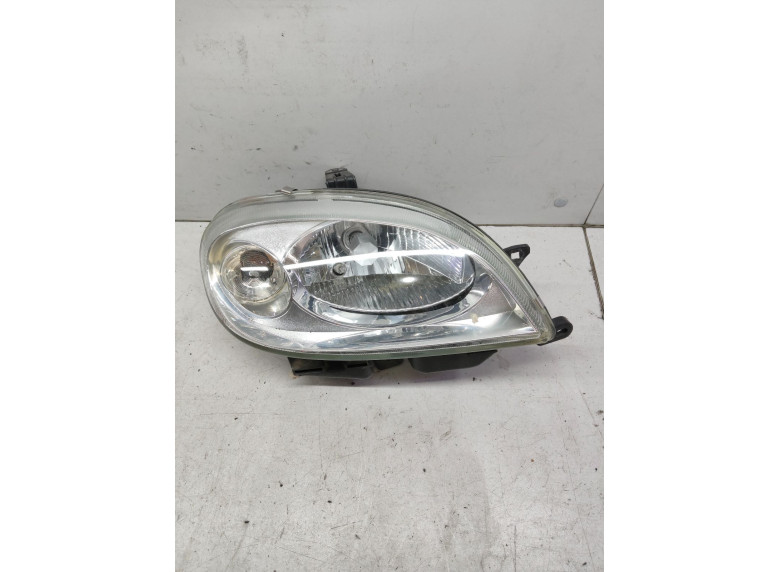 Фара правая к Citroen Saxo, 2002г.