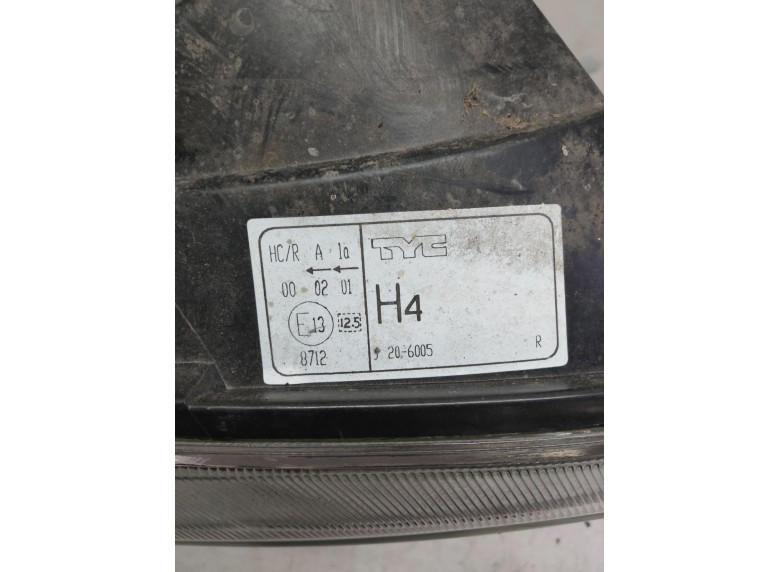 Фара правая к Citroen Saxo, 2002г.