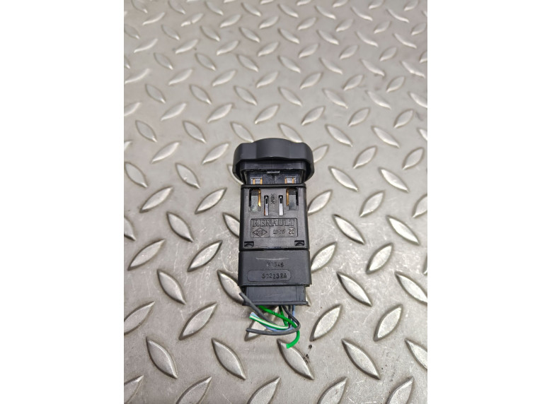 Кнопка аварийной сигнализации к Renault Duster, 2011г.