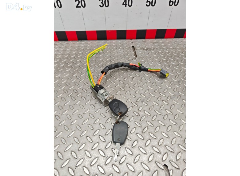 Замок зажигания к Dacia Duster undefined г.