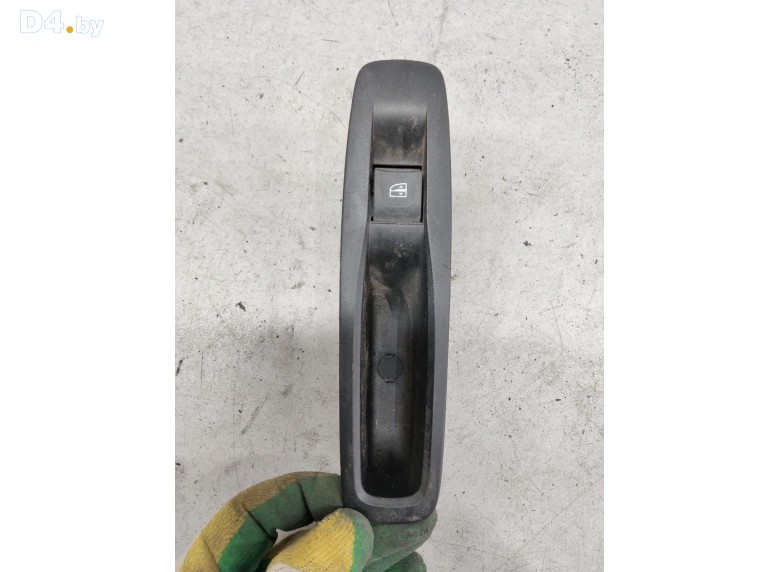 Кнопка стеклоподъемника заднего левого к Renault Megane undefined г.