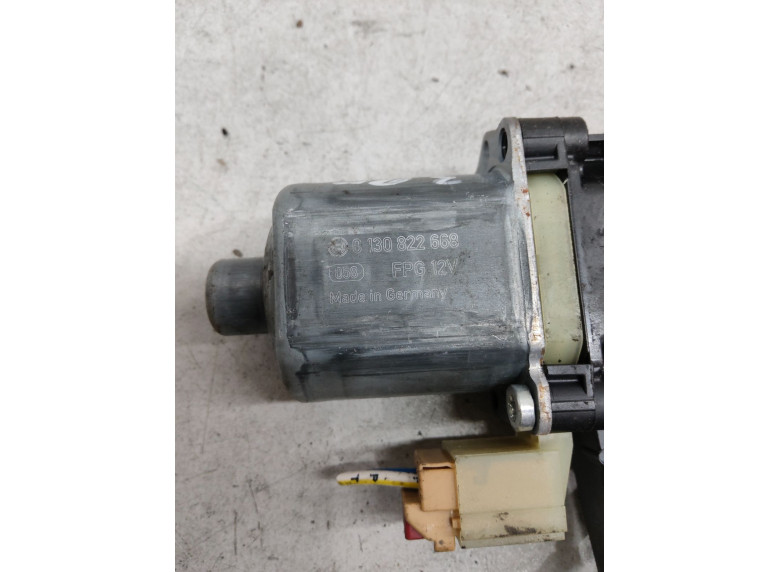 Моторчик стеклоподъемника задний правый к Audi A4, 2020г.