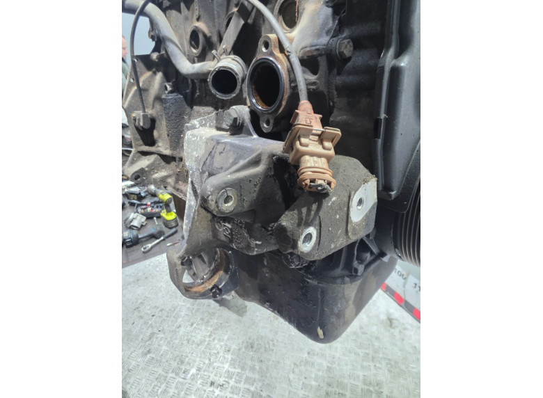 Кронштейн полуоси к Peugeot Boxer, 1998г.