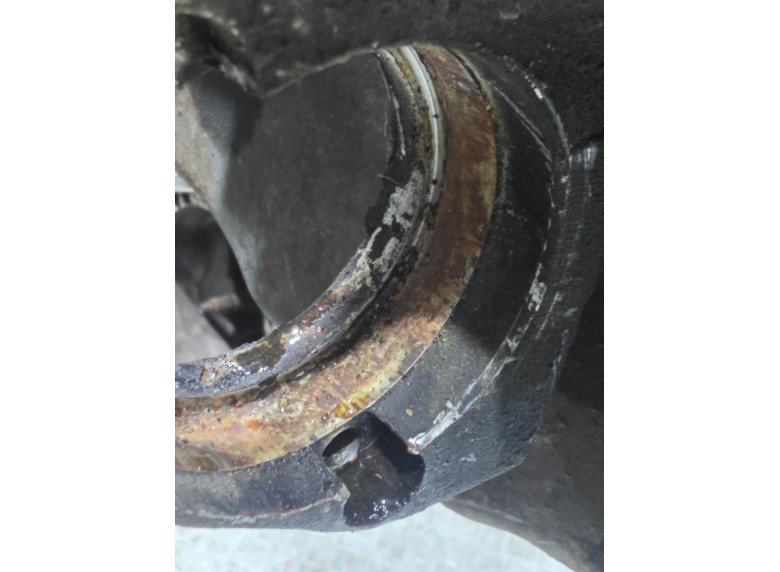 Кронштейн полуоси к Peugeot Boxer, 1998г.