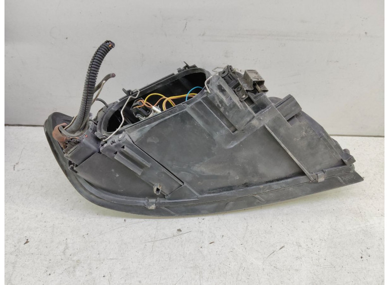 Фара левая к Volvo S40, 2005г.