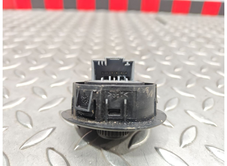 Джойстик регулировки зеркал к Volkswagen Scirocco, 2012г.