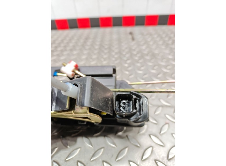 Замок двери передней правой к Замок двери передней правой к SsangYong Kyron undefined г. Kyron