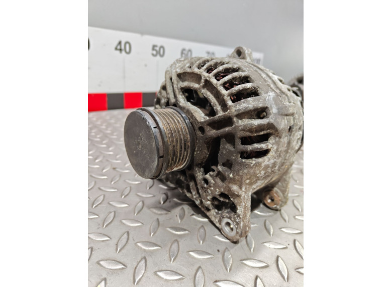 Генератор к Renault Scenic, 2008г.