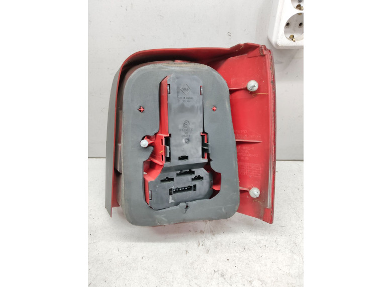 Фонарь задний левый к Volkswagen Passat, 1998г.