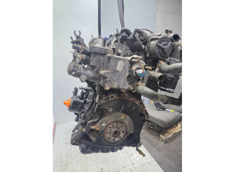 Двигатель к Peugeot 206, 2002г.