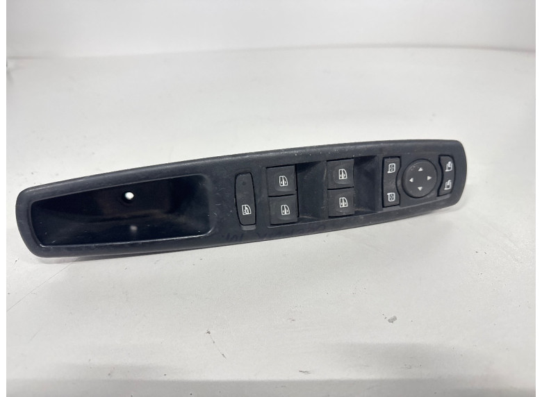 Блок управления стеклоподъемниками к Renault Scenic, 2009г.