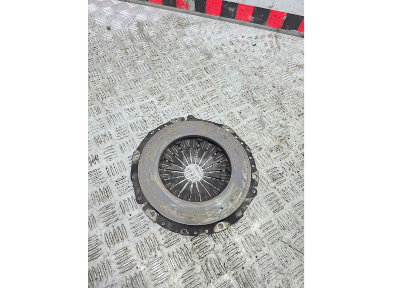 Комплект сцепления к Volkswagen Passat, 2000г.