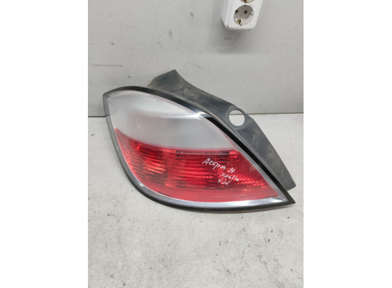 Фонарь задний левый к Opel Astra, 2005г.