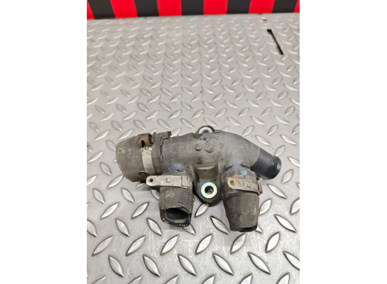 Фланец (тройник) системы охлаждения к Peugeot Boxer, 2001г.