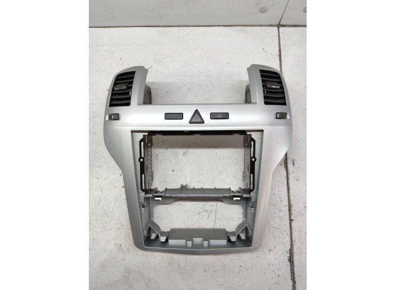 Рамка под магнитолу к Opel Zafira, 2011г.