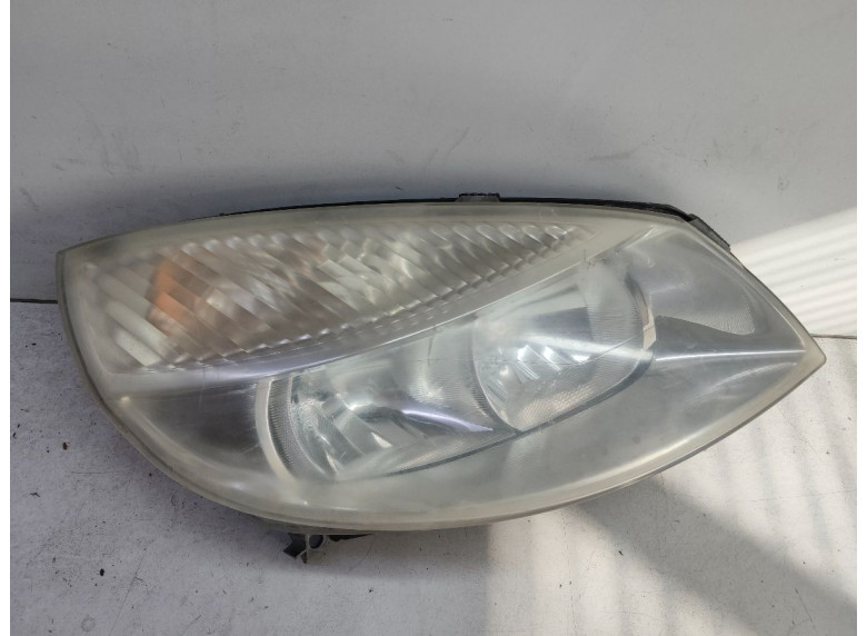Фара правая к Renault Scenic, 2004г.