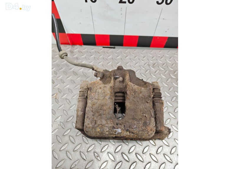 Суппорт передний правый к Renault Scenic 1998 г.