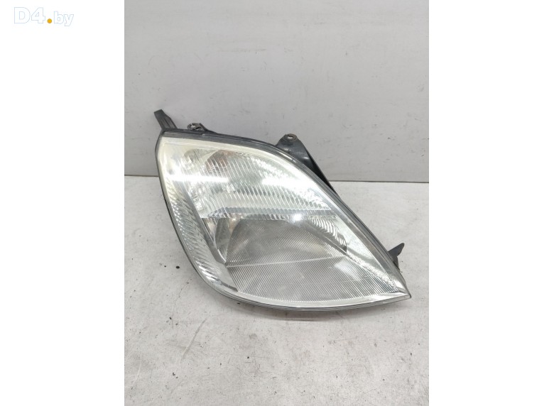 Фара правая к Ford Fiesta 2004 г.