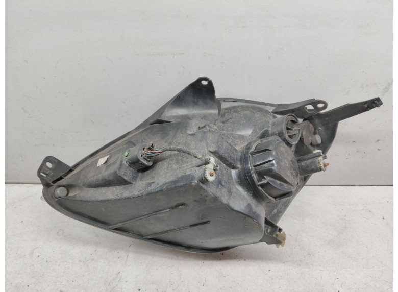 Фара правая к Ford Fiesta, 2004г.