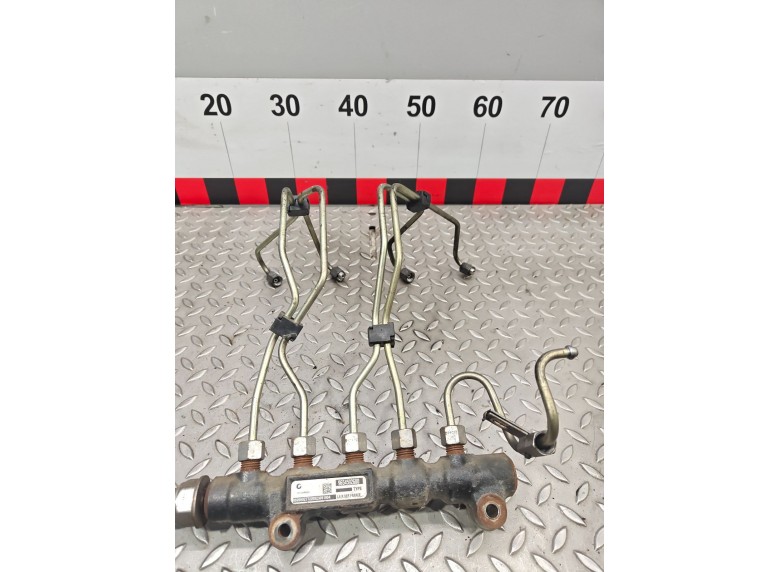 Топливная рампа к Ford Focus