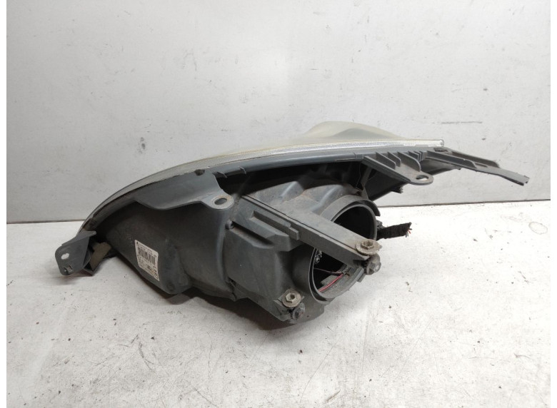 Фара правая к Ford Fiesta, 2006г.