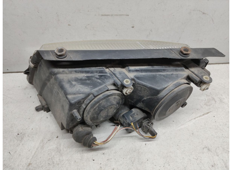 Фара правая к Volkswagen Passat, 1998г.