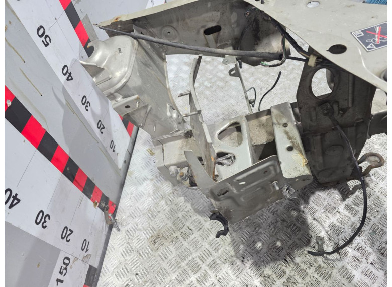 Четверть передняя левая к Dacia Duster, 2011г.