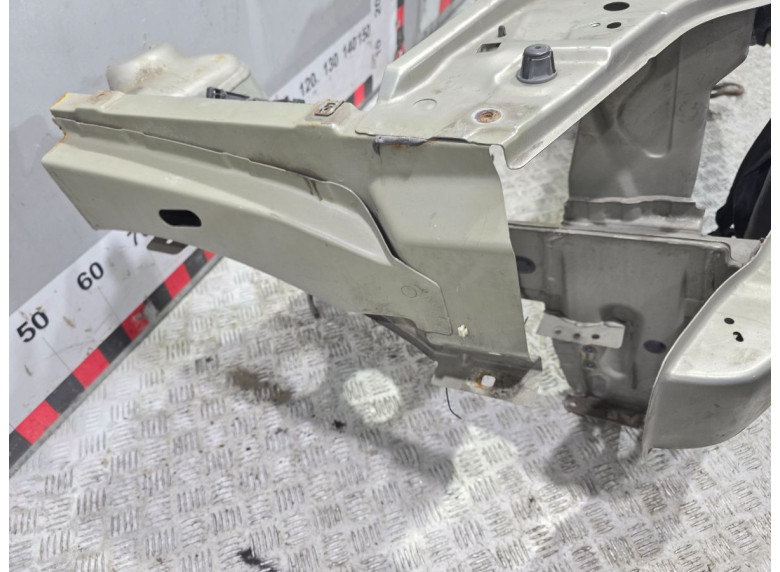 Четверть передняя правая к Dacia Duster, 2011г.