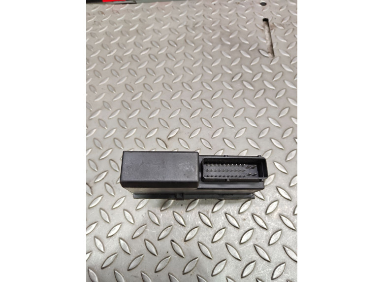 Блок управления стеклоподъемниками к Volkswagen Passat, 1997г.