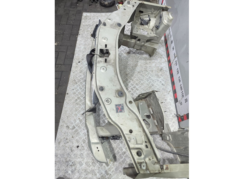 Передняя панель крепления облицовки (телевизор) к Dacia Duster, 2011г.