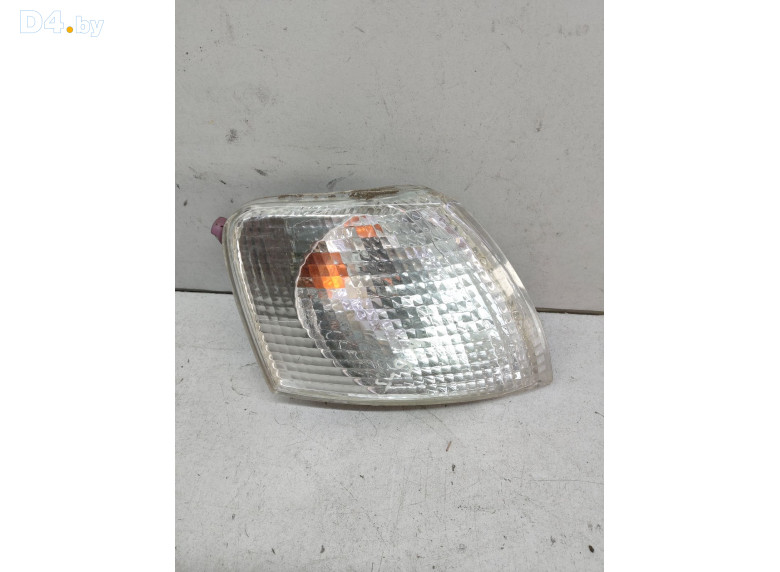 Поворотник правый к Volkswagen Passat 1999 г.