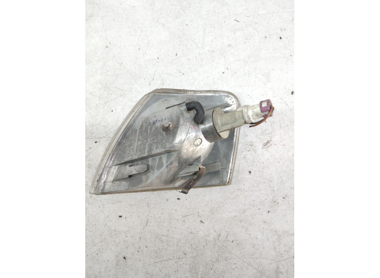 Поворотник правый к Volkswagen Passat, 1999г.