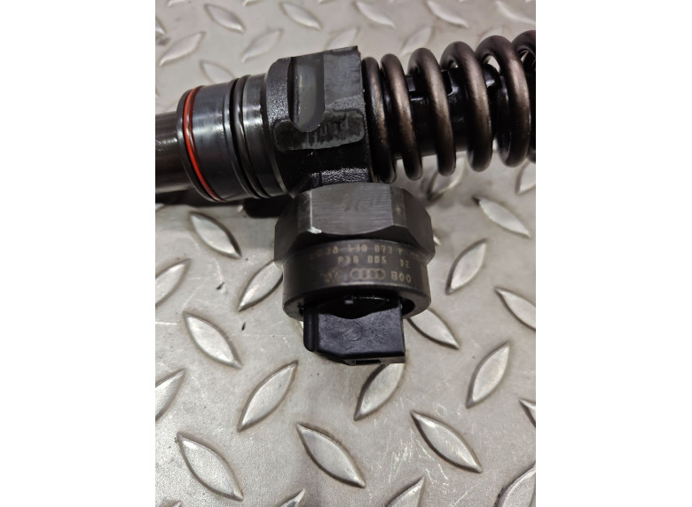 Форсунка к Volkswagen Passat, 2001г.