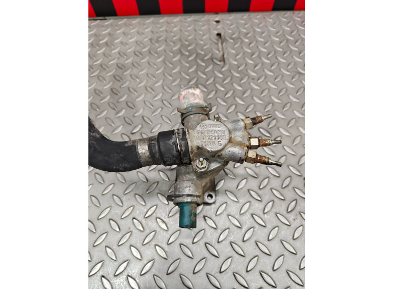 Фланец (тройник) системы охлаждения к Volkswagen Passat, 2001г.