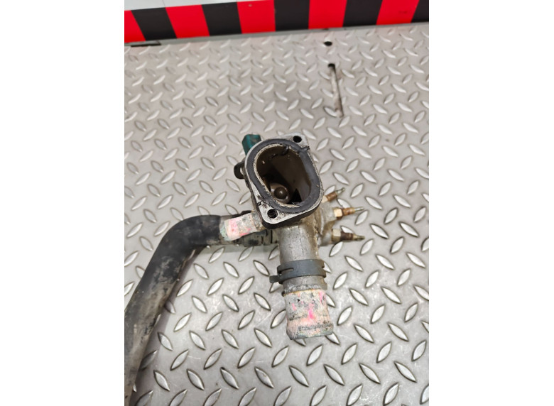 Фланец (тройник) системы охлаждения к Volkswagen Passat, 2001г.