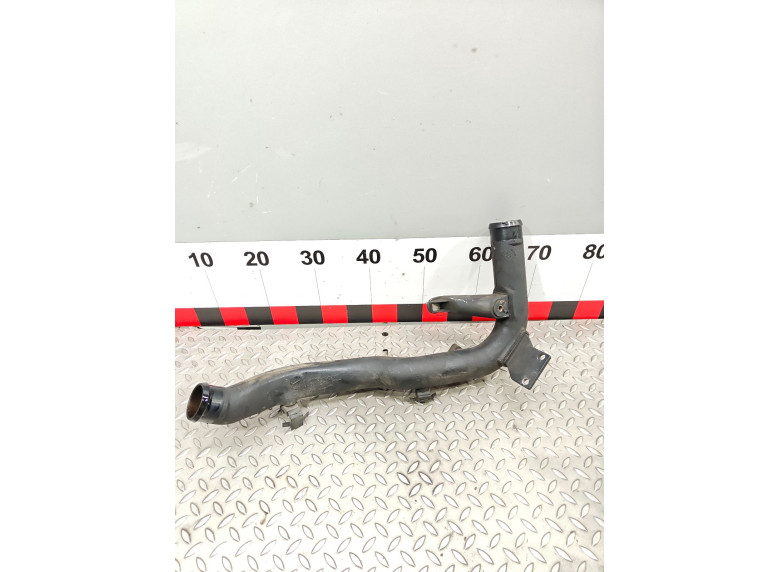 Патрубок интеркулера к Volkswagen Passat, 2001г.