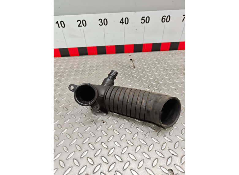 Патрубок турбины к Volkswagen Passat, 2001г.