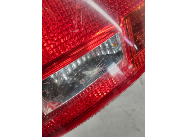 Фонарь задний правый к Audi A4, 2006г.