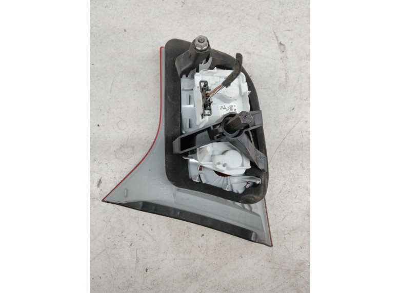 Фонарь крышки багажника левый к Audi A4, 2006г.