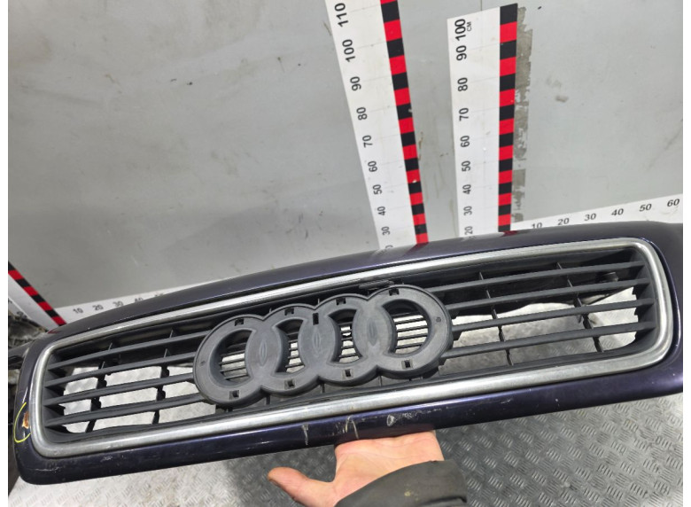 Решетка капота к Audi A6, 1995г.