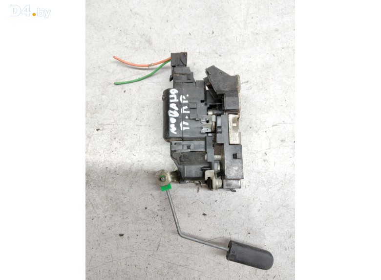 Замок двери передней правой к Renault Master 2003 г.