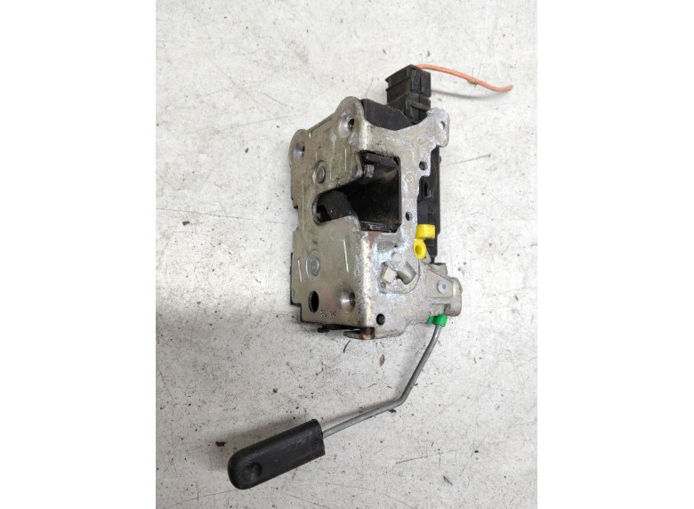 Замок двери передней правой к Renault Master, 2003г.