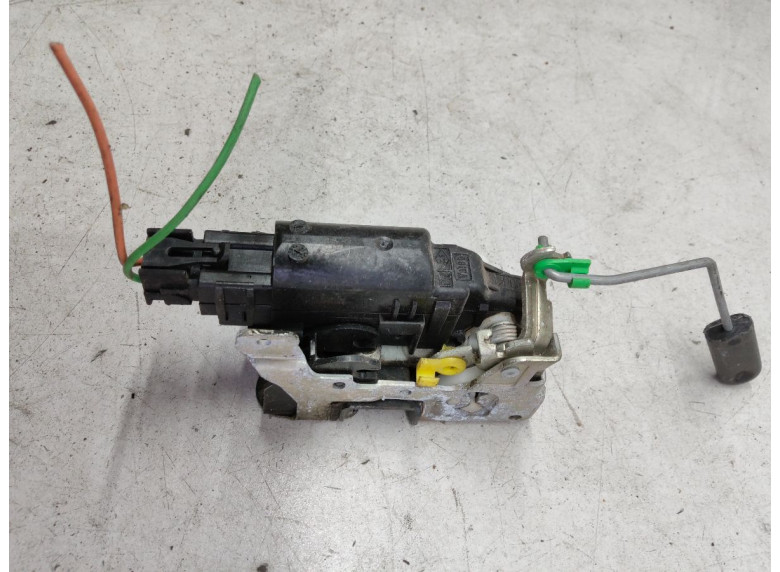 Замок двери передней правой к Renault Master, 2003г.