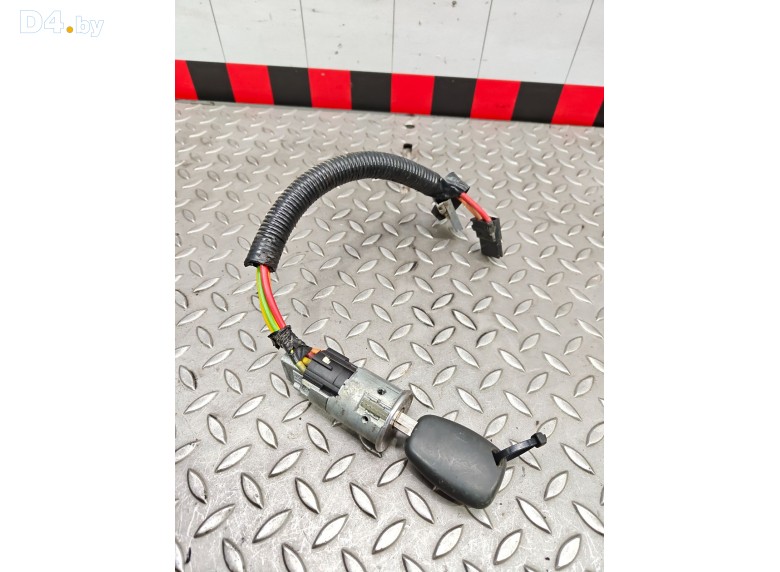 Замок зажигания к Renault Trafic 2006 г.