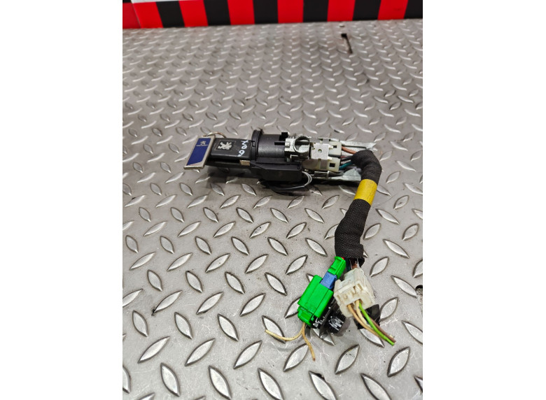 Замок зажигания к Peugeot 607, 2007г.