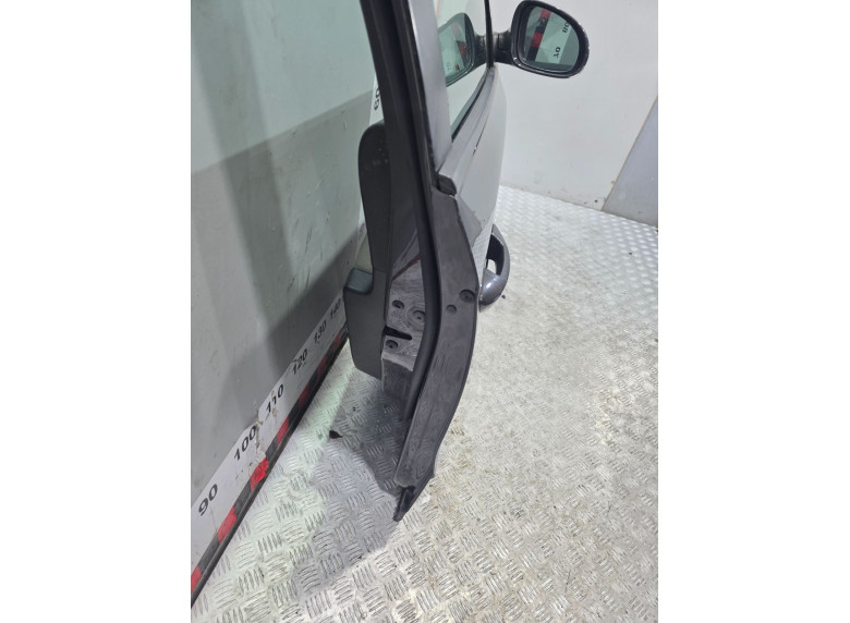 Замок двери передней правой к Volkswagen Passat, 2007г.