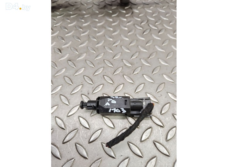 Датчик педали тормоза (лягушка) к Volkswagen Sharan 1999 г.